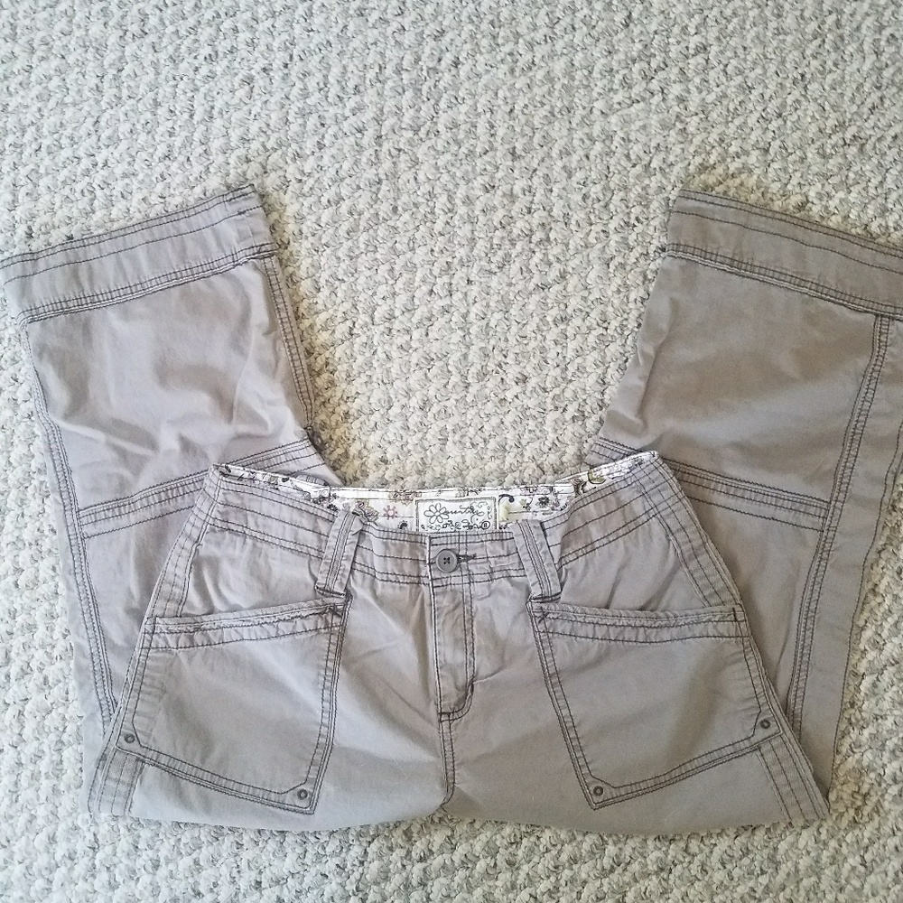Aventura capris